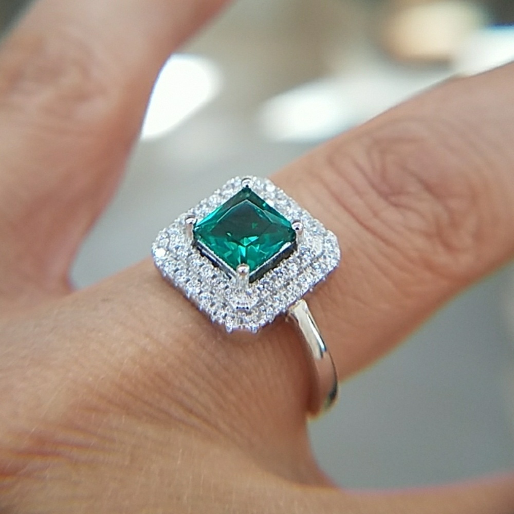 Green 6x6mm Princess cut Engagement Ring all sizes - Picture 6 of 6